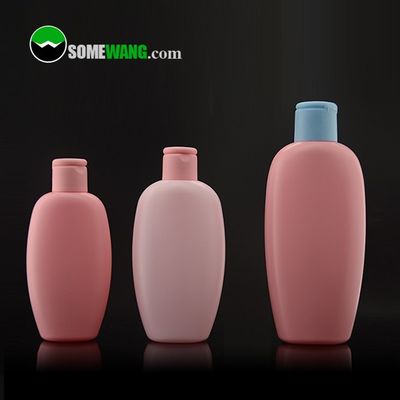 La bottiglia piana 100ml 138ml 200ml del PE ha personalizzato la bottiglia cosmetica